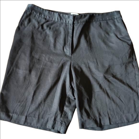 Izod Pants - Ladies black Izod shorts cool fx size 16